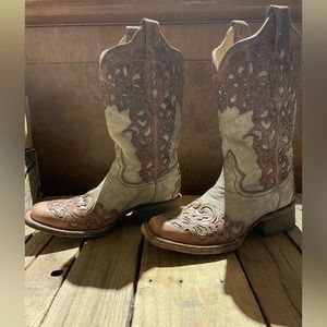 Corral boots